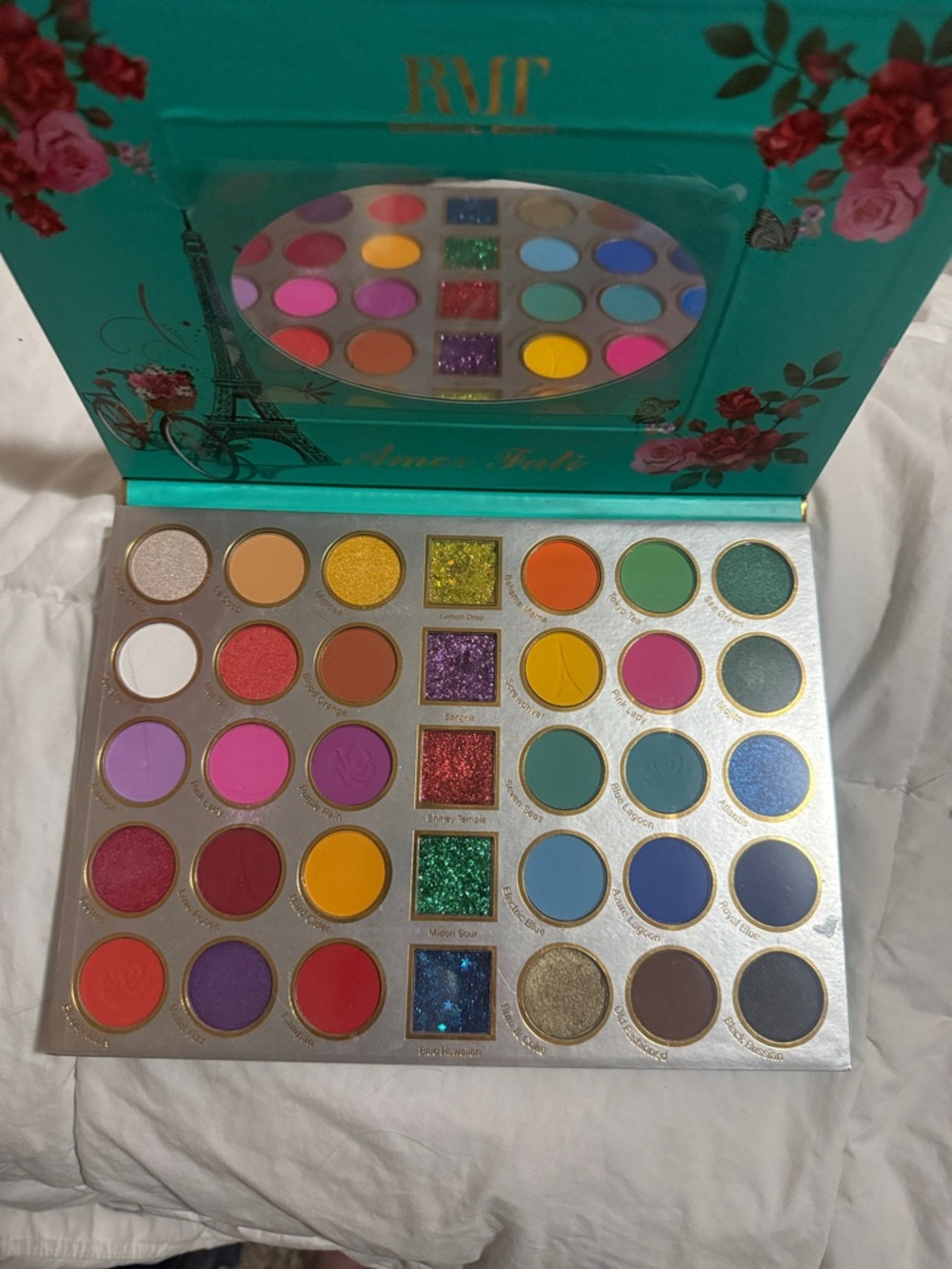 MT Colorful Eyeshadow Palette - Multicolor